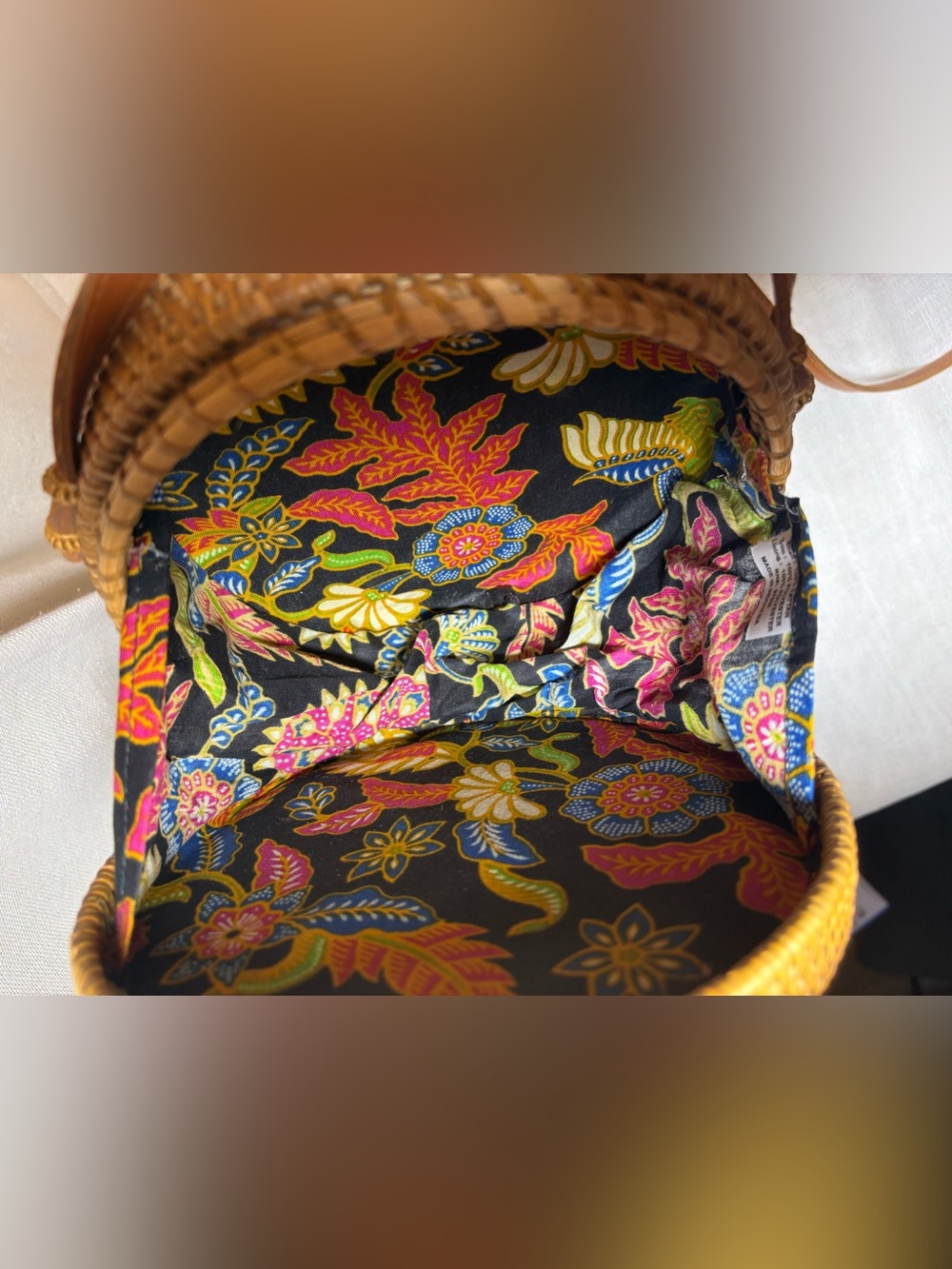 Handwoven Round Rattan Crossbody Bag Floral Fabric Inside Coastal Resortwear - Picture 4 of 8